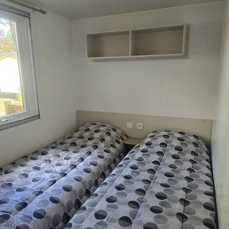 Mobil 8 Personnes مكان تخييم *